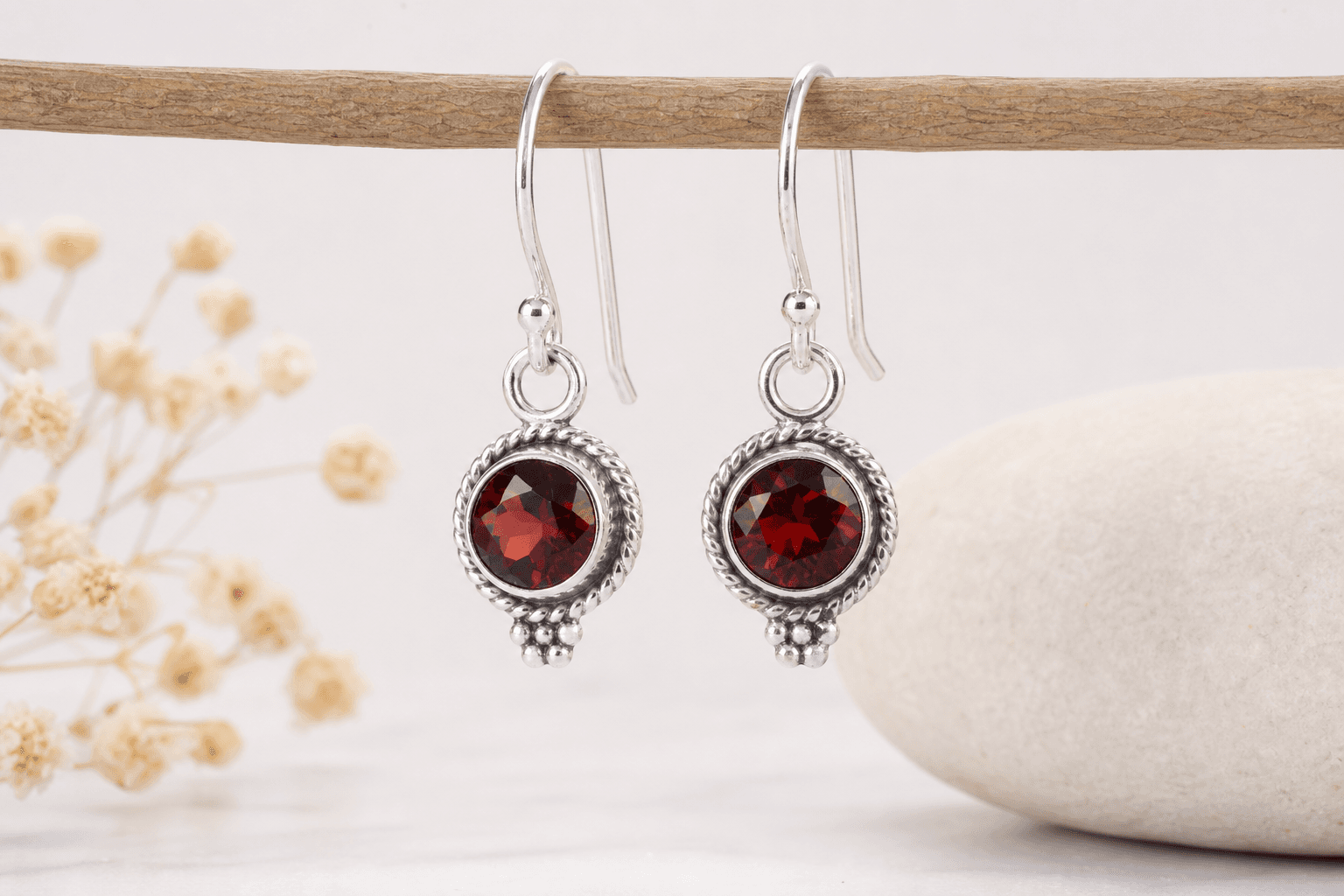 Boucles d'oreilles argent et grenat